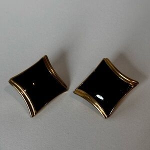 Trifari black & gold tone earrings/ clip on/ vintage
